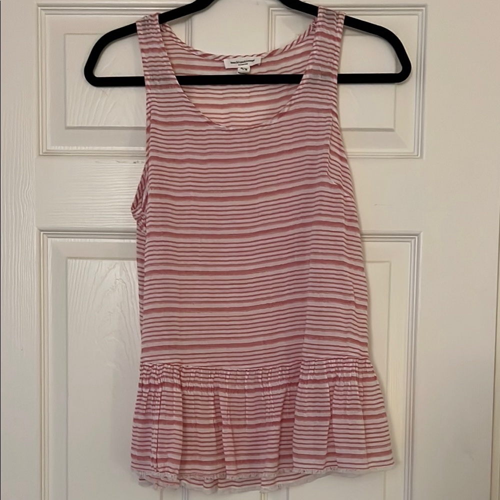 Pink sleeveless tank top with square neck and peplum hem